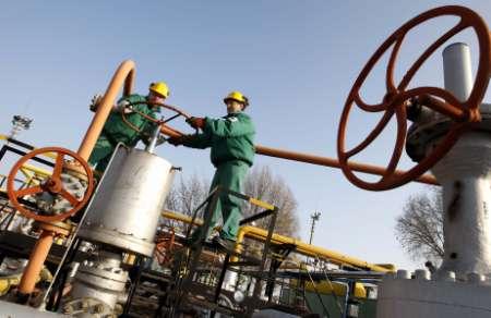 Global oil demand growth will accelerate next year as the world economy expands and will again be met by rising supplies from the United States and Canada. REUTERS/Laszlo Balogh Global oil demand growth will accelerate next year as the world economy expands and will again be met by rising supplies from the United States and Canada. REUTERS/Laszlo Balogh