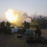 An Israeli mobile artillery unit fires towards the Gaza Strip July 21, 2014.
CREDIT: REUTERS/NIR ELIAS An Israeli mobile artillery unit fires towards the Gaza Strip July 21, 2014.
CREDIT: REUTERS/NIR ELIAS