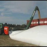 Grain bags help avoid the lowest prices in years and gain more control over trade with giants such as Cargill Inc. (FB shc.com.au) Grain bags help avoid the lowest prices in years and gain more control over trade with giants such as Cargill Inc. (FB shc.com.au)