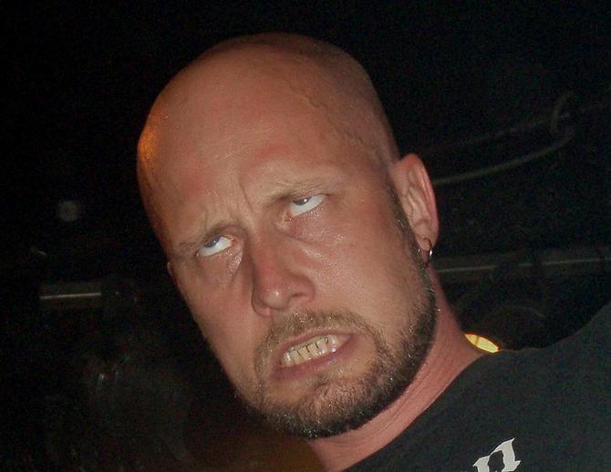  - 776px-Meshuggah_Kidman2_2008_Prague